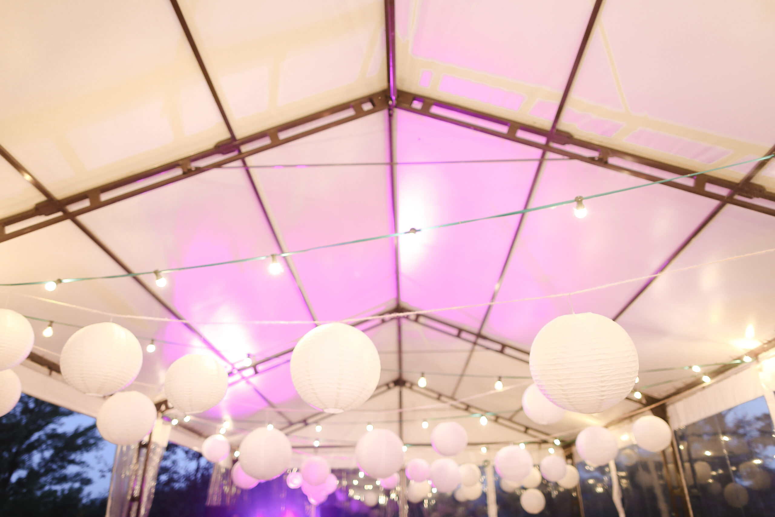 white-balloons-on-ceiling-concept-of-wedding-deco-2026-03-26-04-46-03-utc